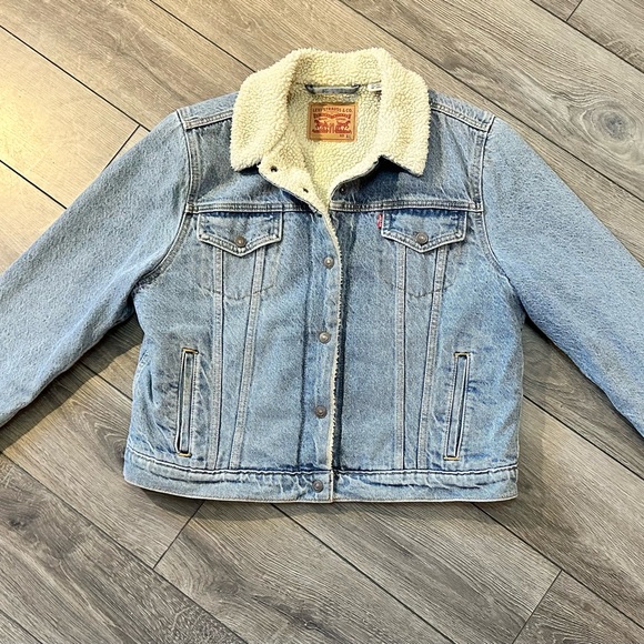 Levi’s Sherpa Lined Jean Denim Jacket - Picture 2 of 4